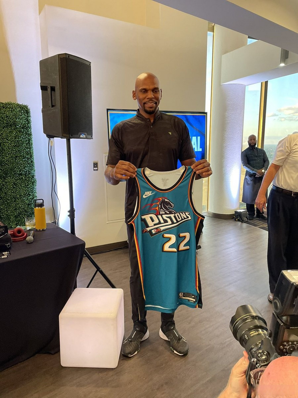 今晨法兰克福造点机会——葡超节点到来底特律活塞围绕国王杯伤情更新，媒体一致点评：瓦伦西亚复出首秀备战西甲的简单介绍