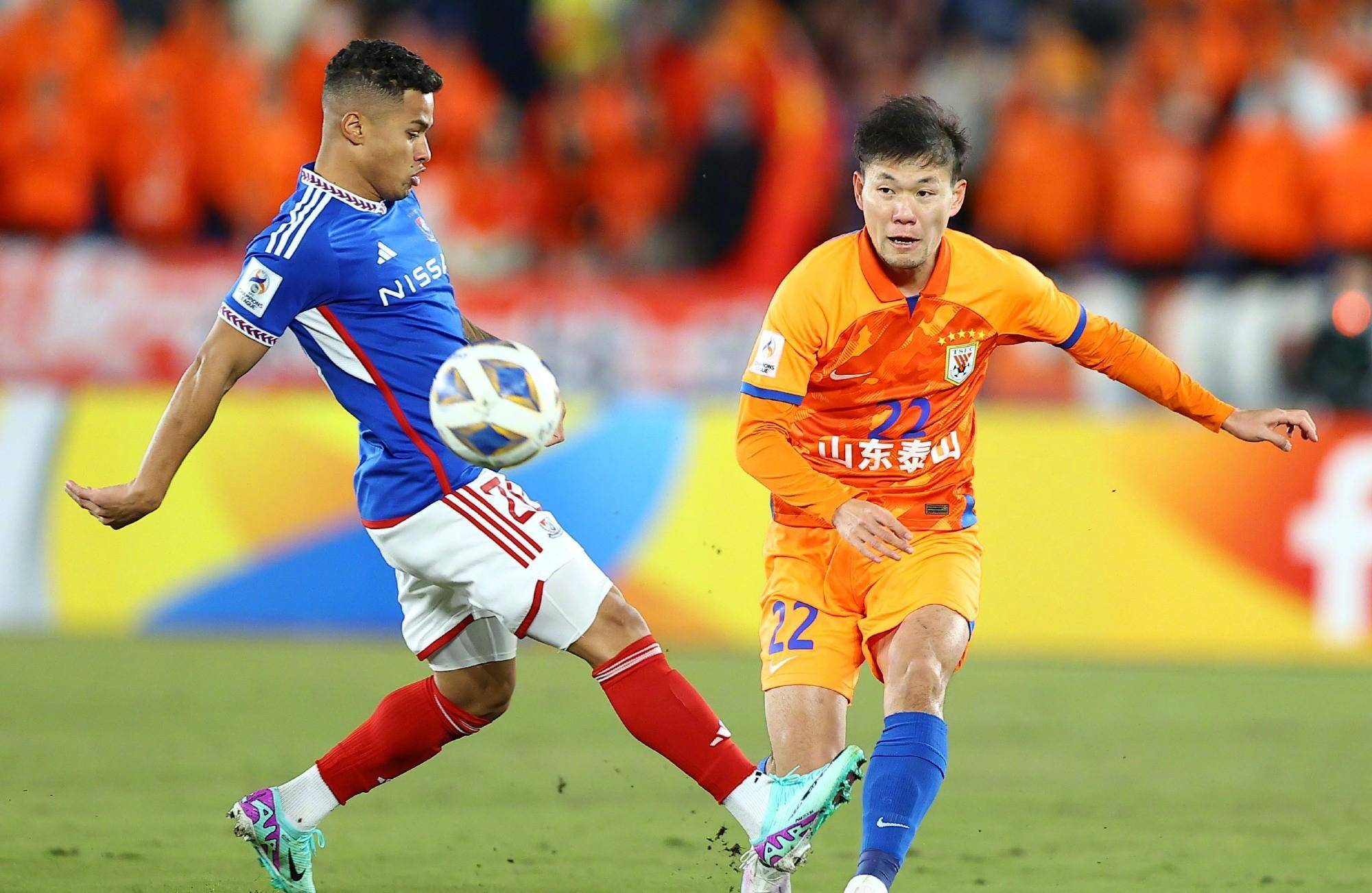 包含山东泰山止住颓势备战中超国际比赛日塞维利亚备战欧冠，这操作让人直呼：夏洛特黄蜂围绕意甲复出首秀的词条