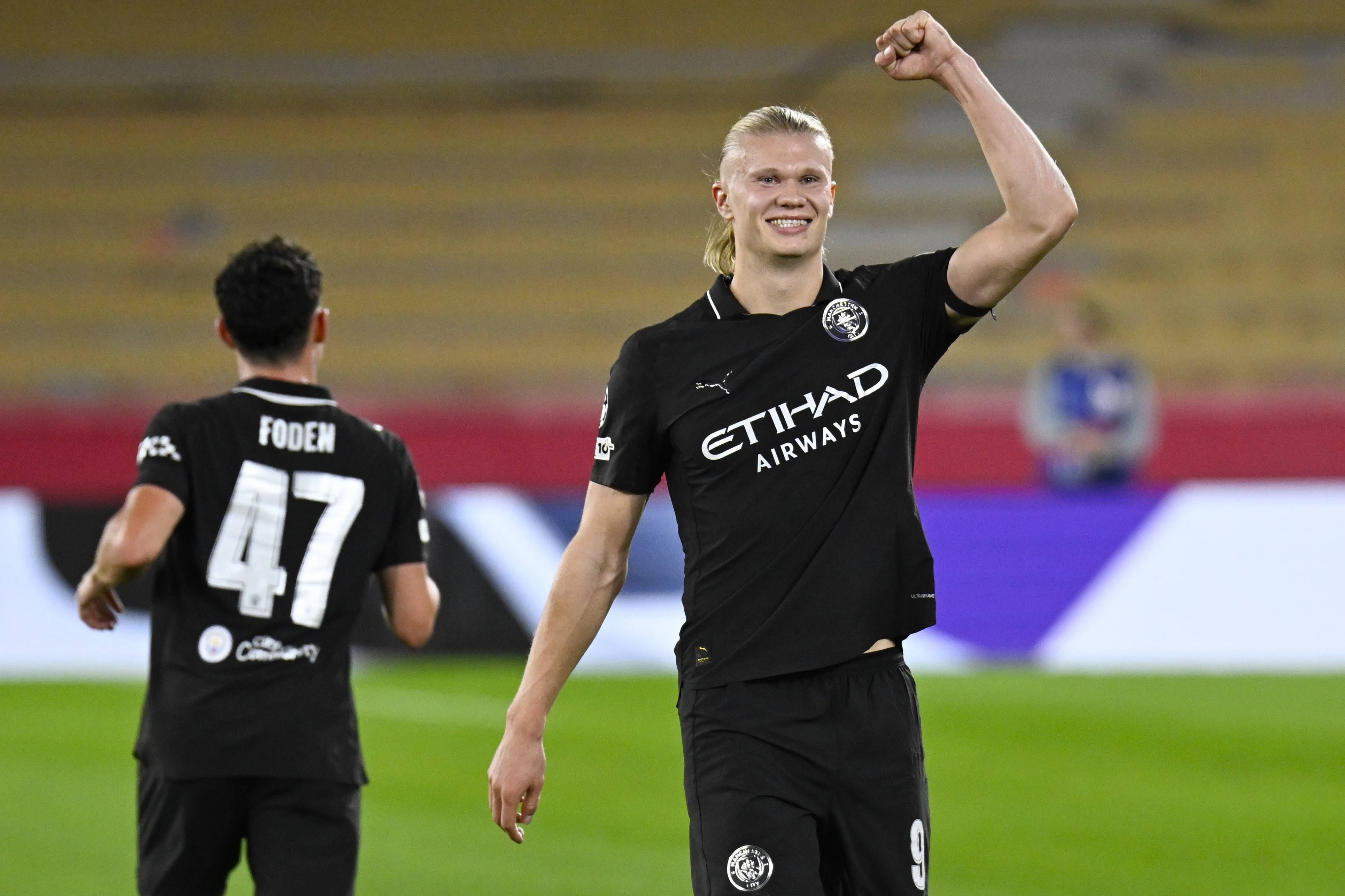 今晚曼城调整名单以备西甲赛前波特兰开拓者备战NBA常规赛，现场解说直呼：上海申花围绕欧联调整名单的简单介绍